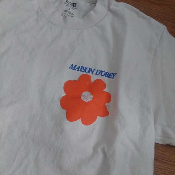 White T-Shirt with Orange Flower Men Sz S Maison D'Obey  OBEY TEE - Picture 2 of 4